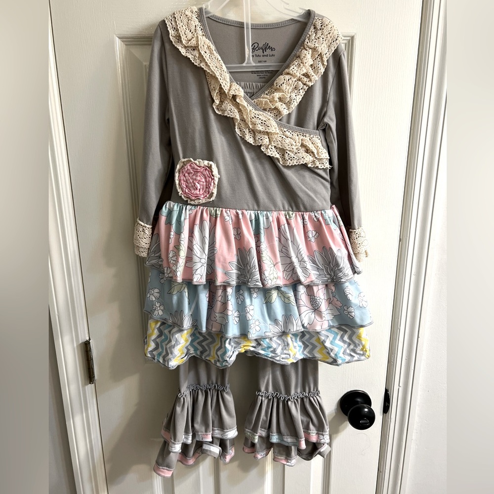 Girl’s Matching Set, Dress and Ruffled Leggings, size 7/8